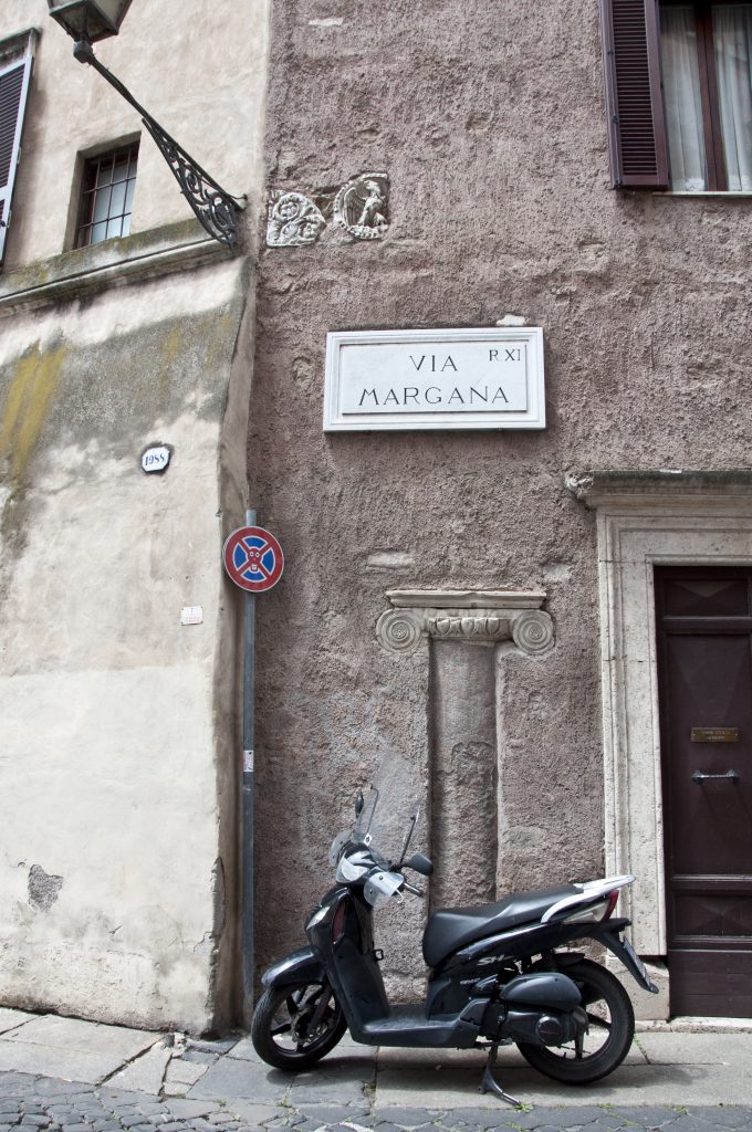 What to see in the Jewish Ghetto - Piazza Margana