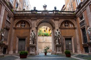 Palazzo Mattei, one of the things to see in the Jewish Ghetto Rome