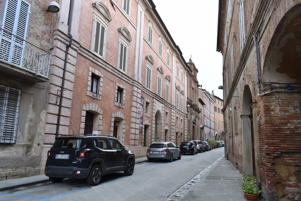 Legal parking in Italy for driving in Italy tips